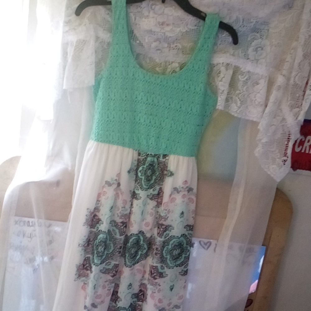 Lily Rose XS Maxi Dress - Picture 8 of 16